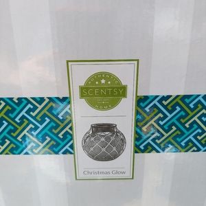 Brand new Christmas glow scentsy warmer
